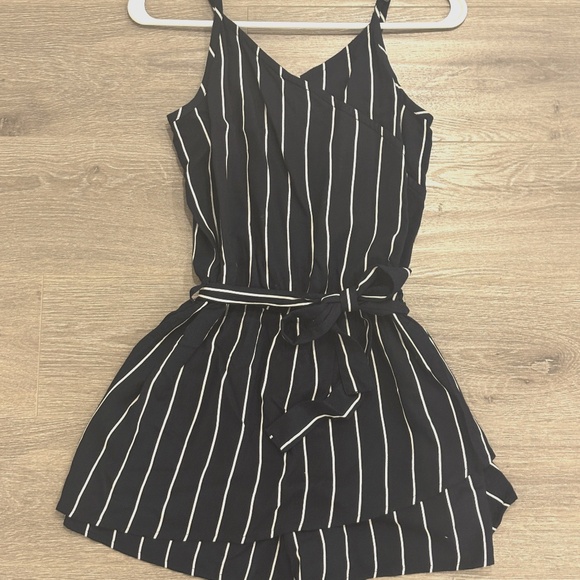 abercrombie kids Other - Abercrombie Kids Romper – Size 15/16 – Navy Blue Striped